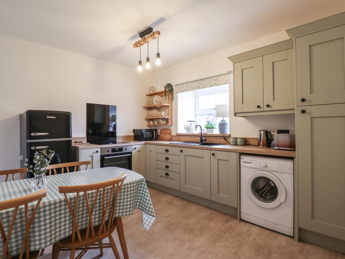 Charlotte'S Cottage Seahouses Exterior photo