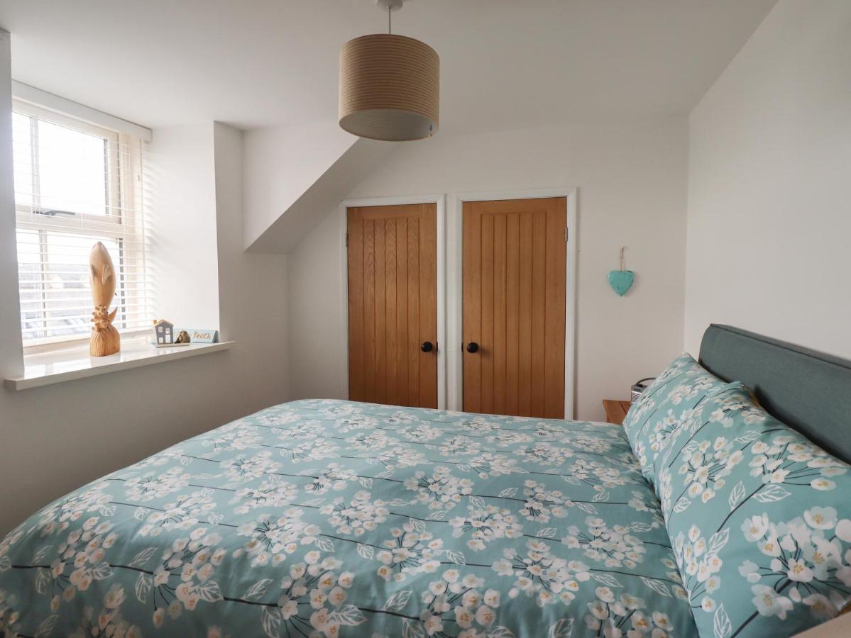 Charlotte'S Cottage Seahouses Exterior photo